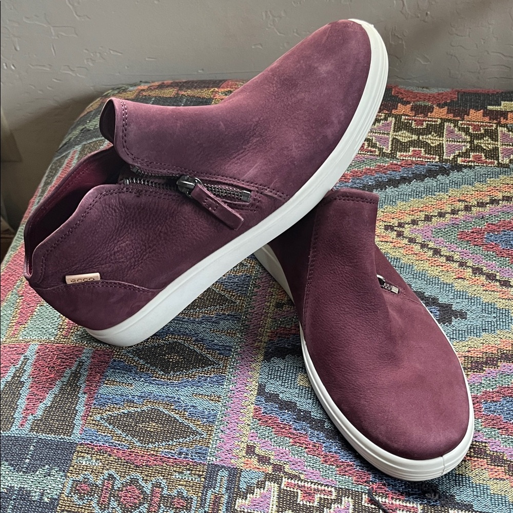 Women’s Purple Leather Shoes